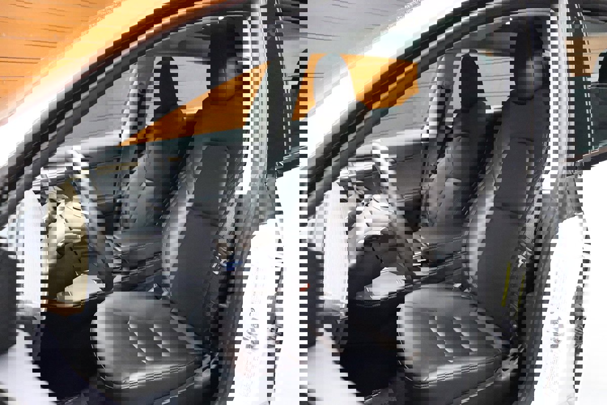 Used 2023 Tesla Model 3 Standard Range RWD image 37