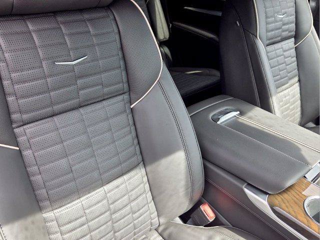 New 2026 Cadillac Escalade Platinum Sport w/ LPO, ONYX Package AWD/4WD image 21