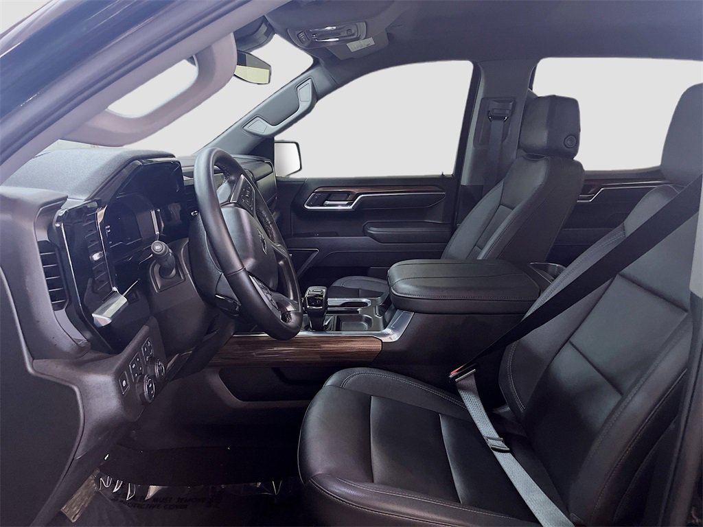 Used 2025 Chevrolet Silverado 1500 RST w/ Dark Appearance Package image 21