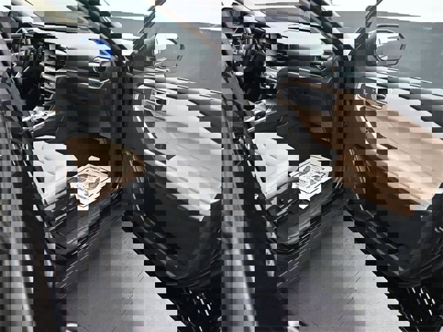 Used 2023 Ford Explorer XLT w/ Equipment Group 202A image 17