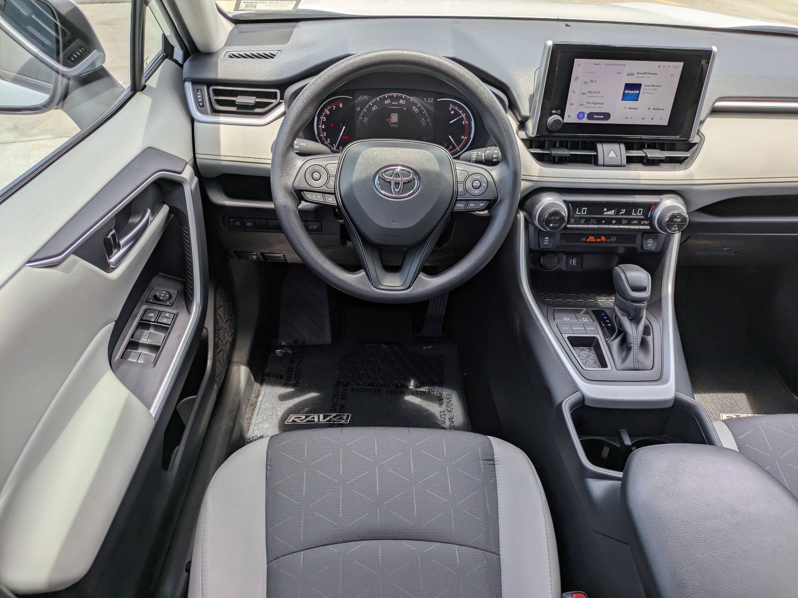 Used 2025 Toyota RAV4 XLE w/ Convenience Package FWD image 15