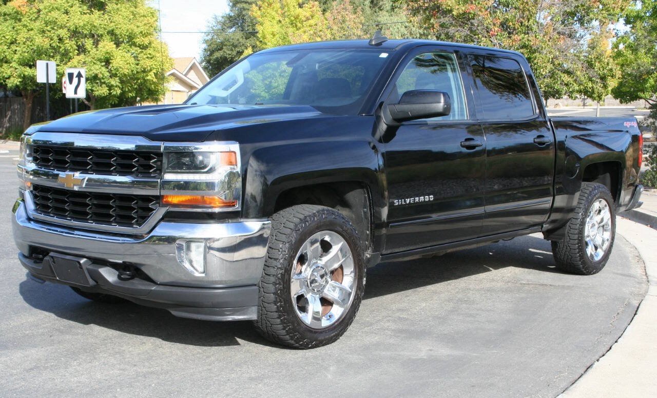 Used 2017 Chevrolet Silverado 1500 LT w/ LT Eassist Package AWD/4WD image 9