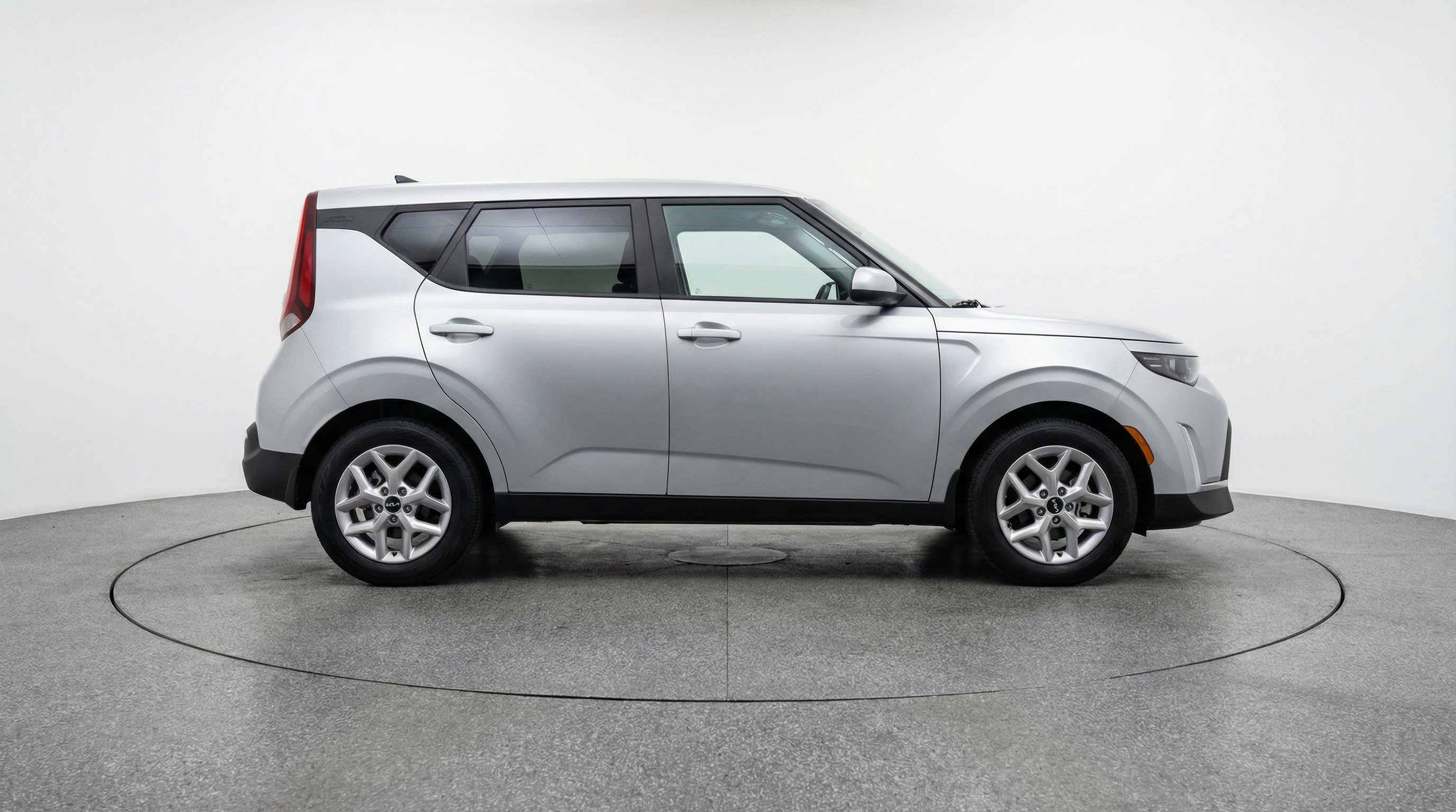 Used 2025 Kia Soul LX w/ LX Technology Package image 11