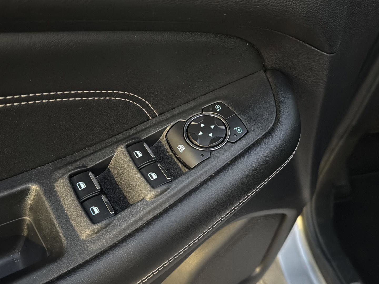 Used 2022 Ford Edge Titanium image 27