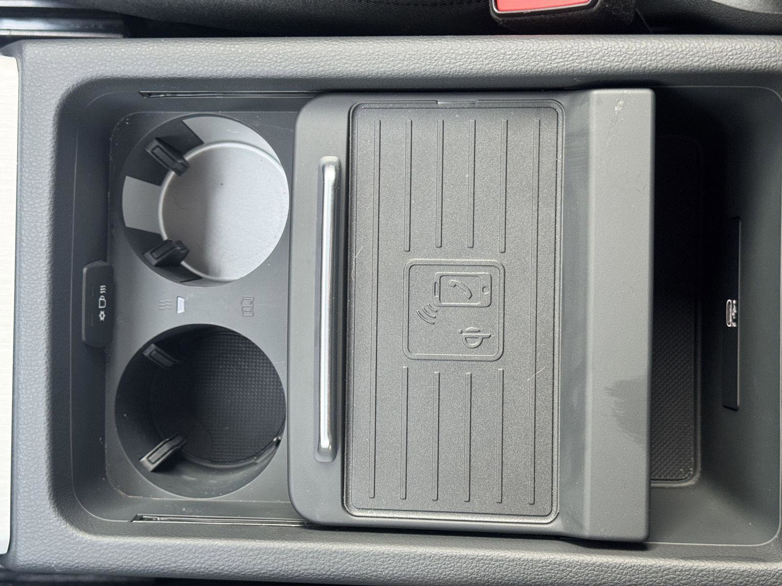 Used 2024 Audi Q5 e Prestige w/ Prestige Package image 19