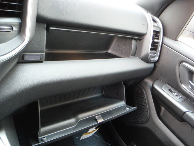 New 2027 RAM 1500 4x4 Crew Cab image 44