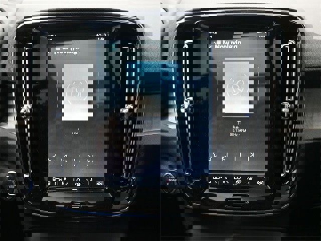 Certified 2024 Volvo XC40 B5 Plus w/ Protection Package Premier image 11