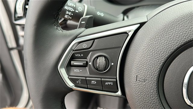 Used 2025 Acura RDX SH-AWD image 14