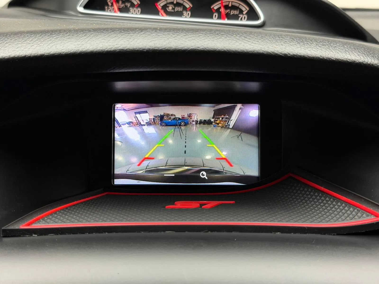 Used 2018 Ford Focus ST FWD image 39