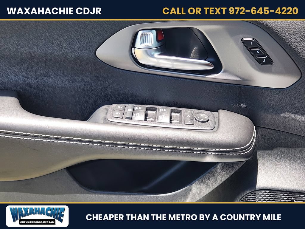 New 2027 Chrysler Pacifica Limited w/ Family Tech Group FWD image 18
