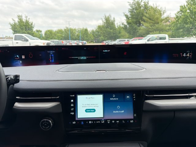 New 2026 Lincoln Navigator Reserve AWD/4WD image 19