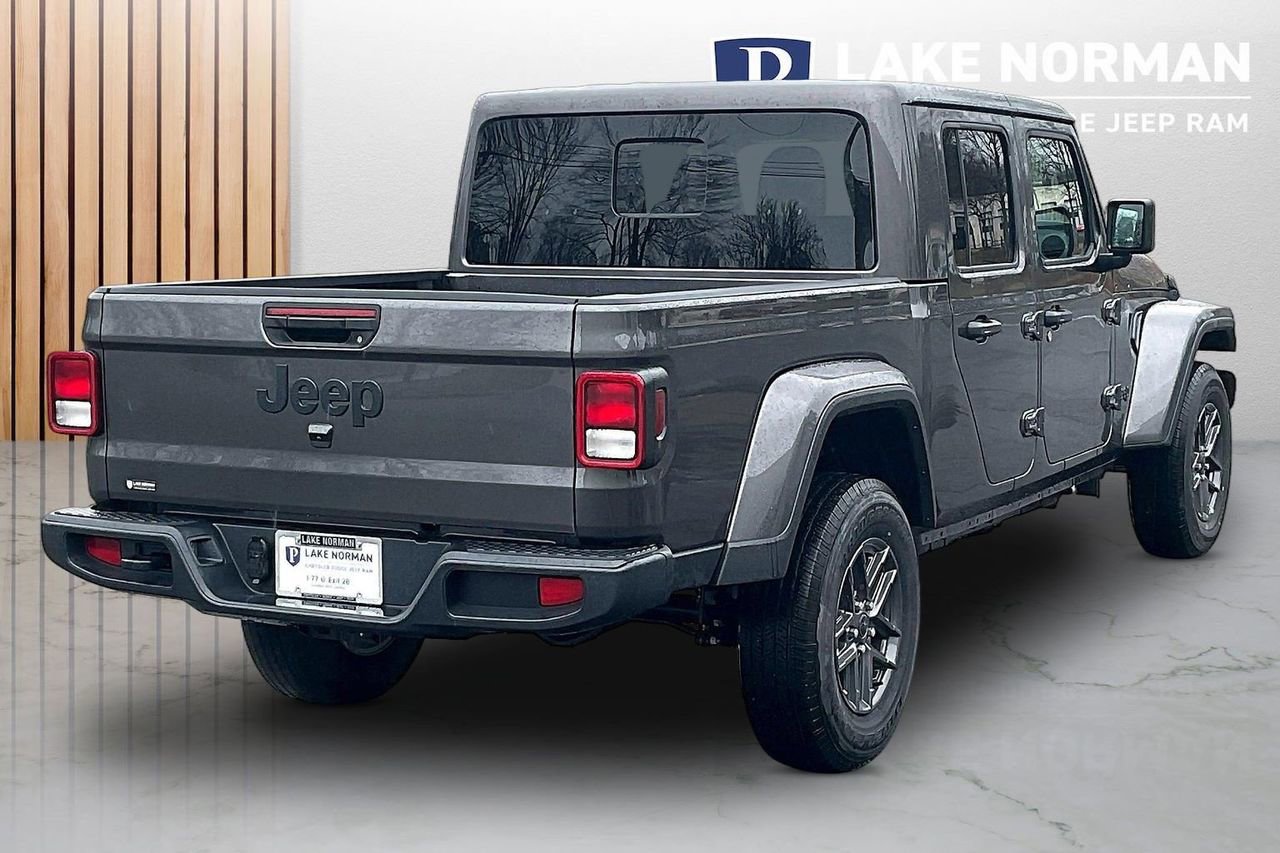 New 2025 Jeep Gladiator Sport image 9