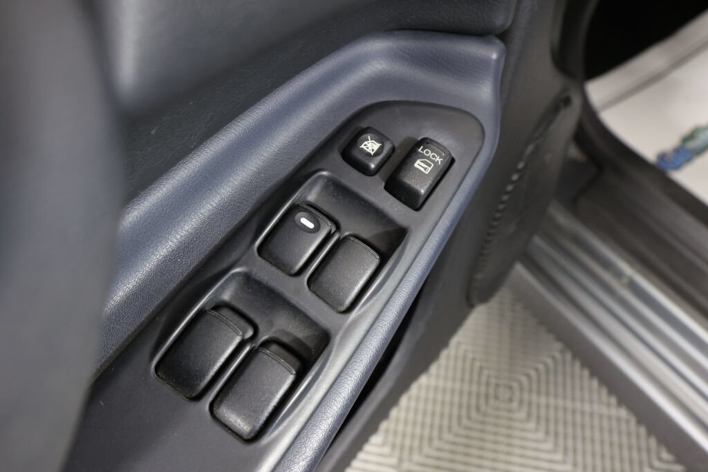 Used 2004 Mitsubishi Eclipse GT FWD image 20
