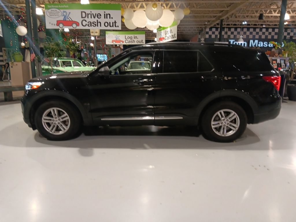 Used 2023 Ford Explorer XLT w/ Equipment Group 202A AWD/4WD image 15