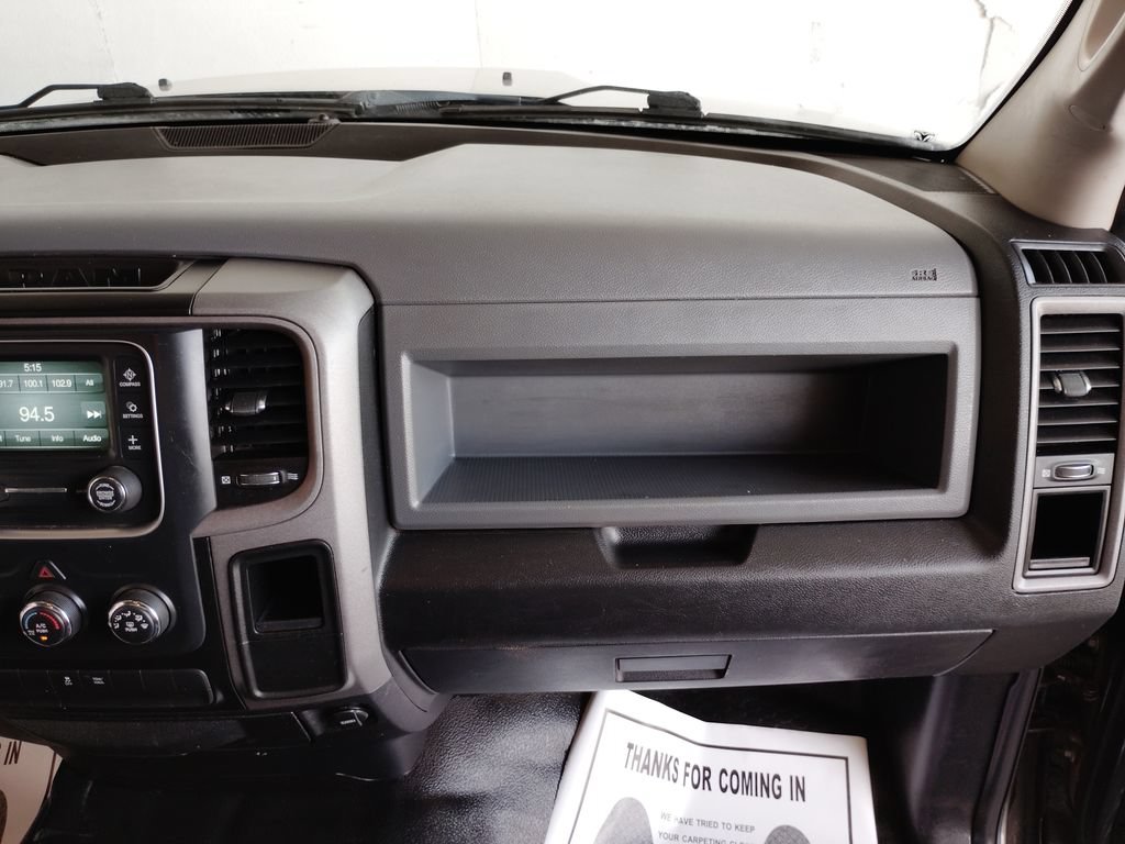 Used 2018 RAM 1500 Express AWD/4WD image 32