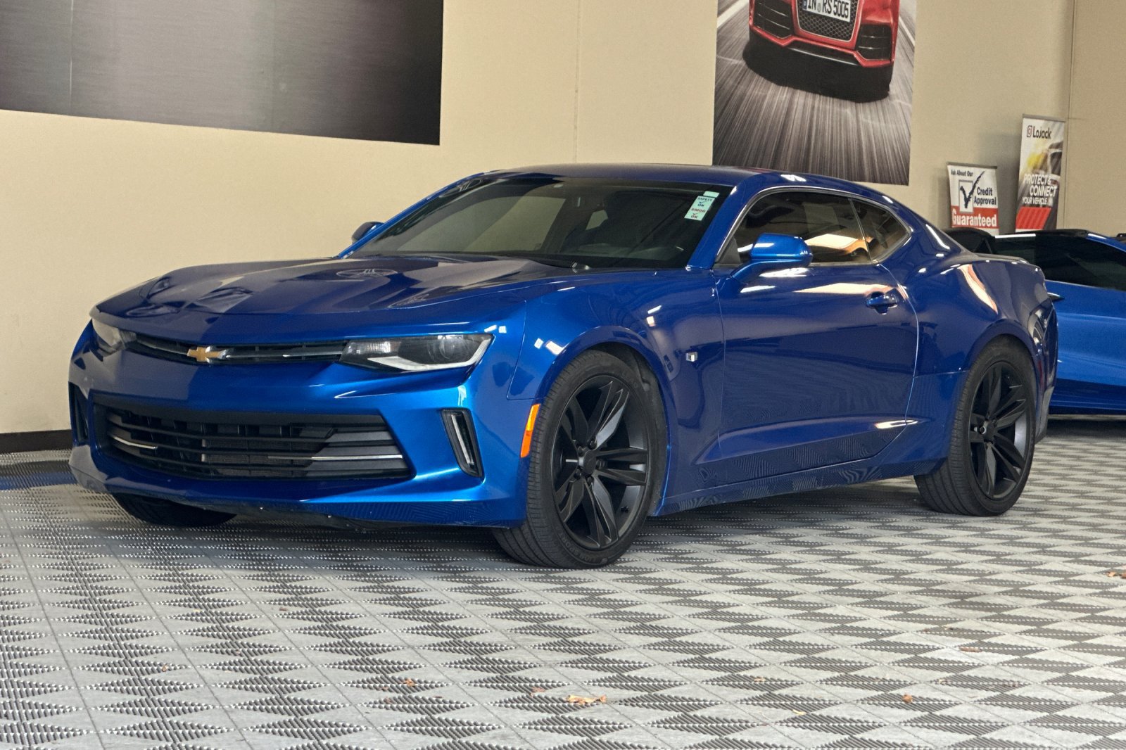 Used 2016 Chevrolet Camaro LT RWD image 8