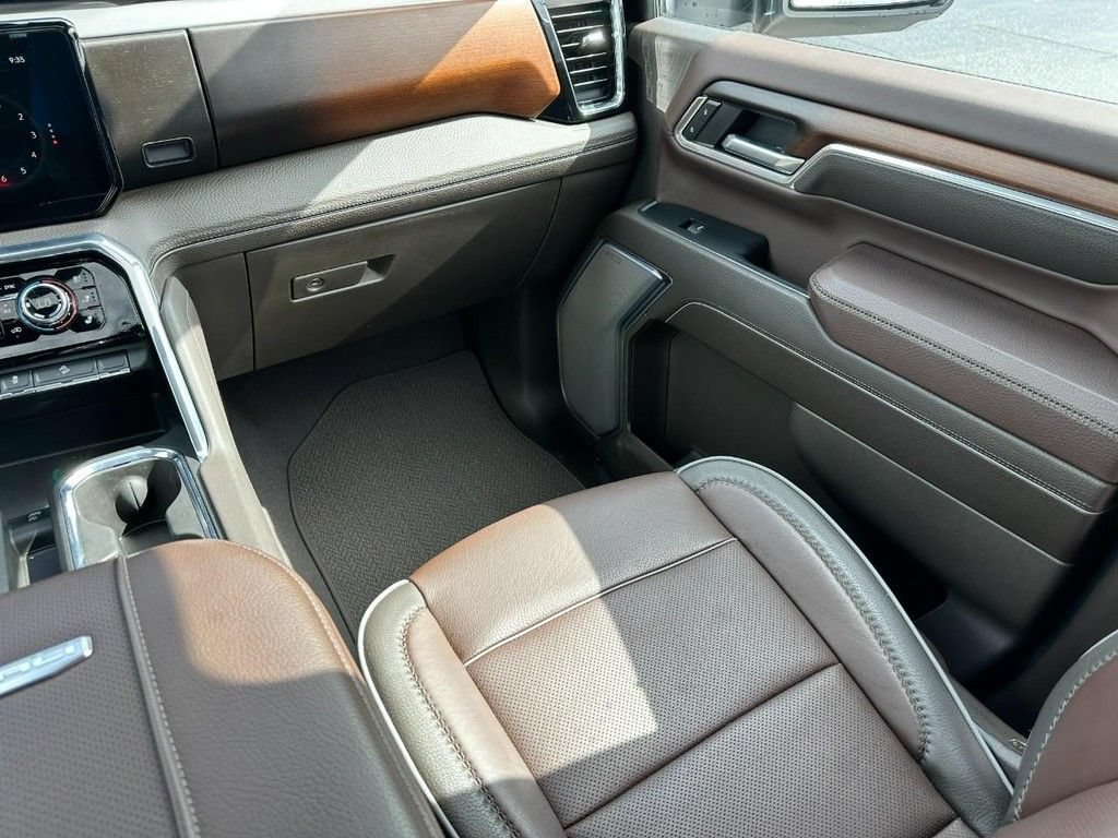 Used 2024 GMC Sierra 2500 Denali w/ Denali Reserve Package AWD/4WD image 17