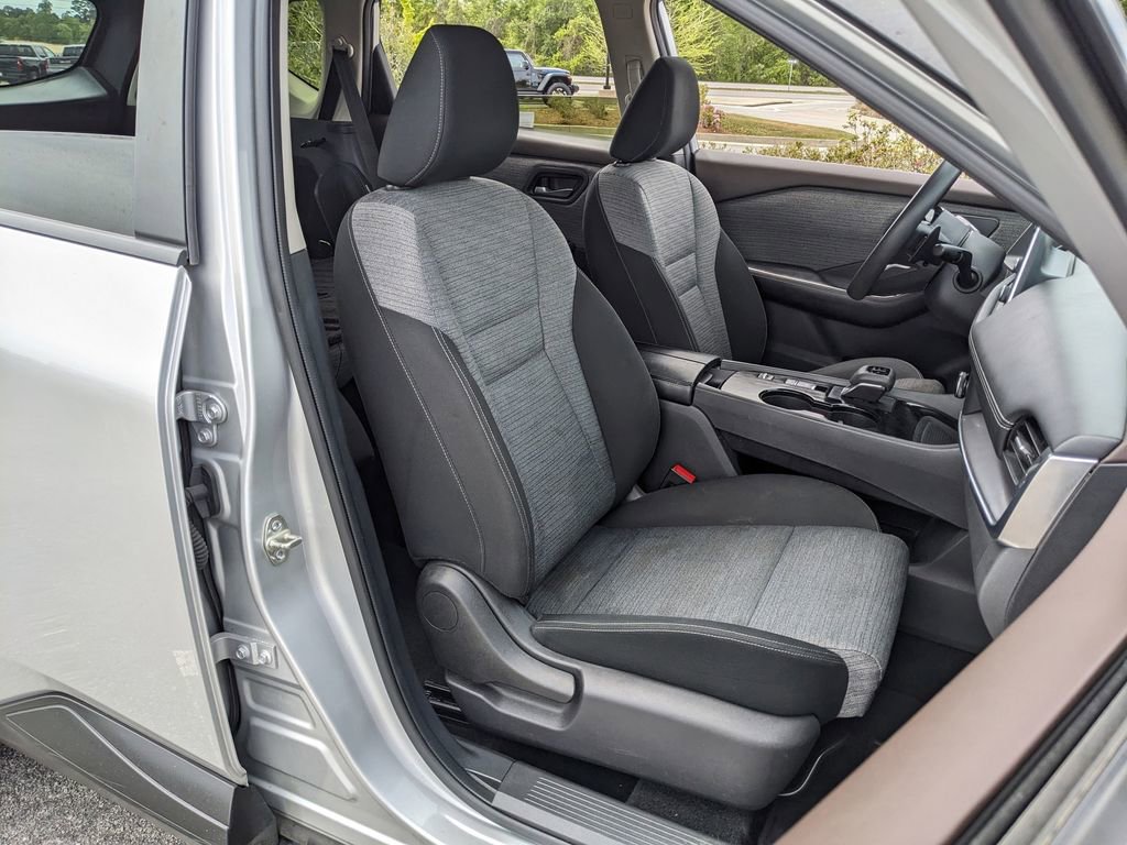 Used 2023 Nissan Rogue SV FWD image 45