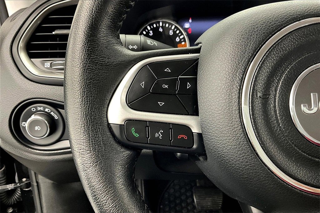 Used 2023 Jeep Renegade Limited image 18