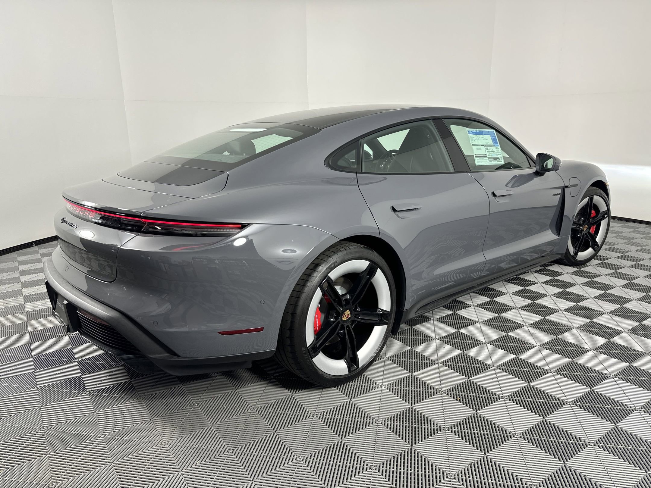 Used 2025 Porsche Taycan GTS image 9