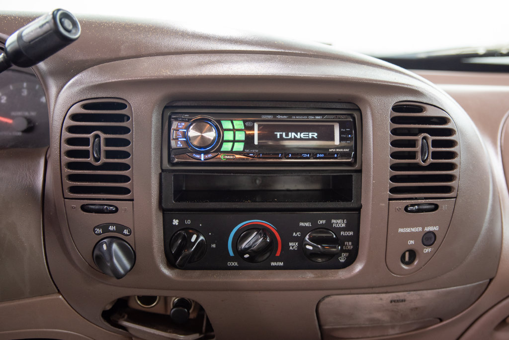 Used 1997 Ford F150 Lariat AWD/4WD image 21