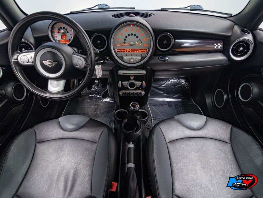 Used 2009 MINI Cooper John Cooper Works image 2