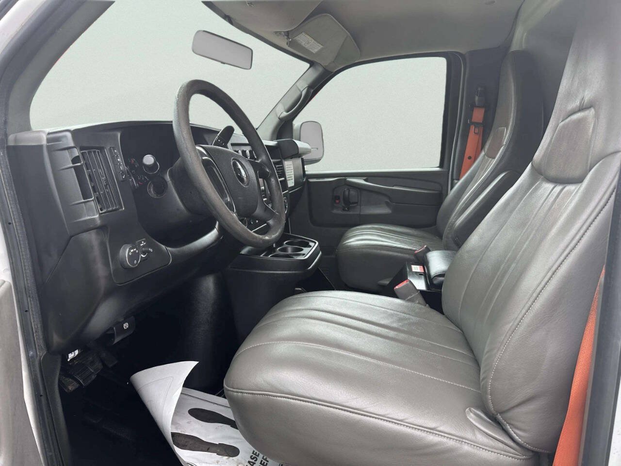 Used 2014 Chevrolet Express 2500 RWD image 10