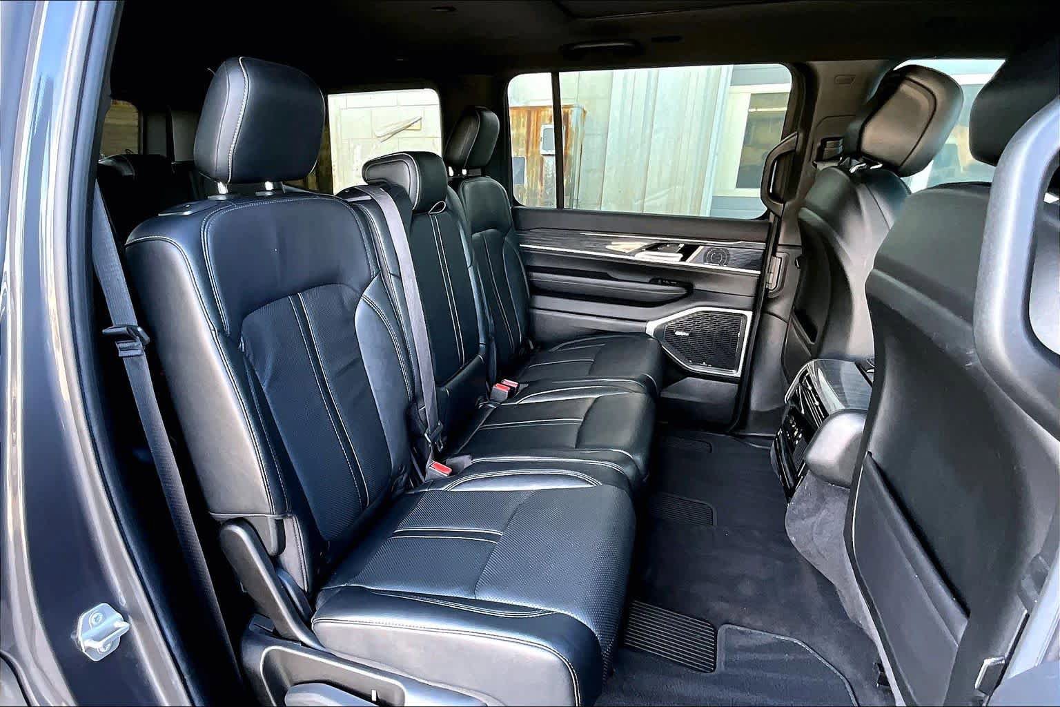Used 2022 Jeep Wagoneer Series II w/ Premium Group I RWD image 20