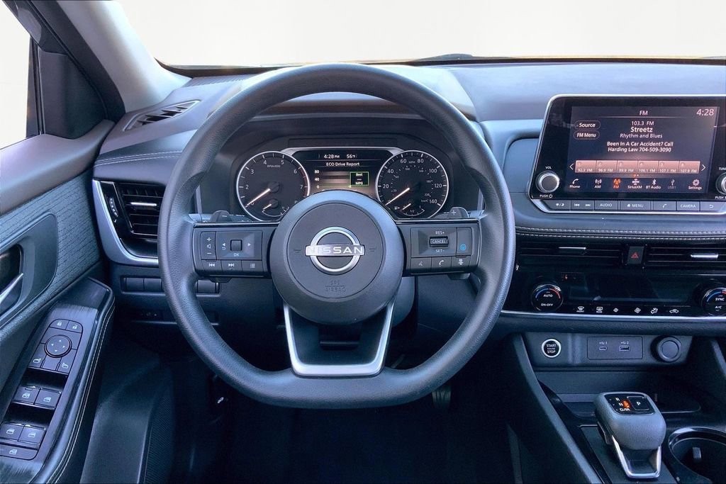 Used 2023 Nissan Rogue SV image 8