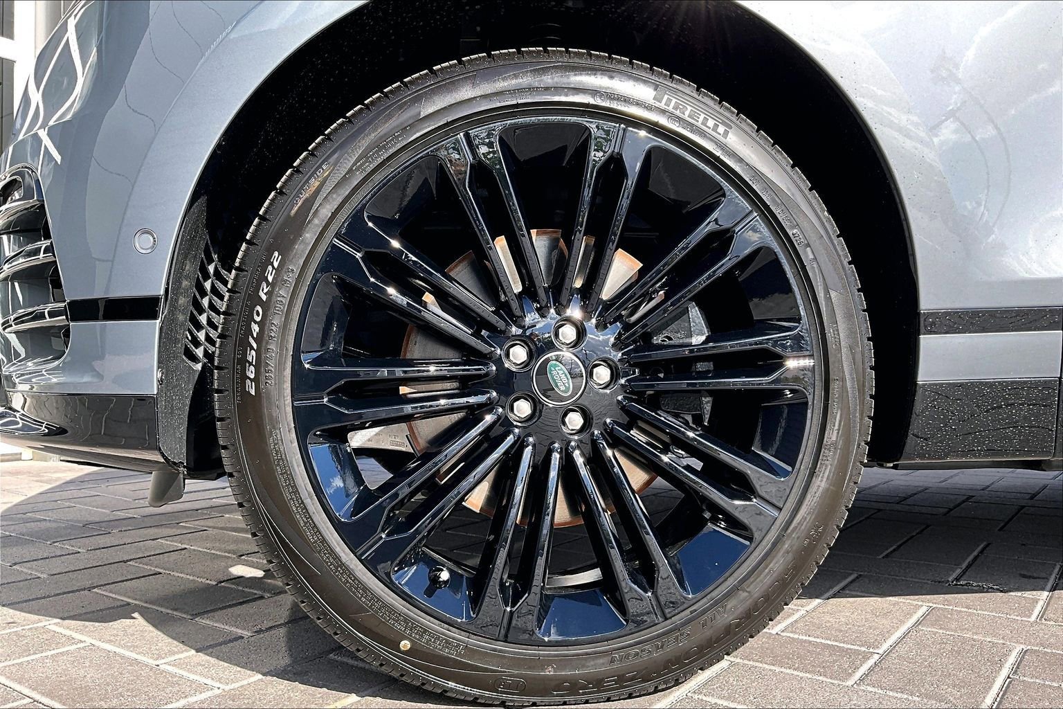 New 2026 Land Rover Range Rover Velar Dynamic SE image 12