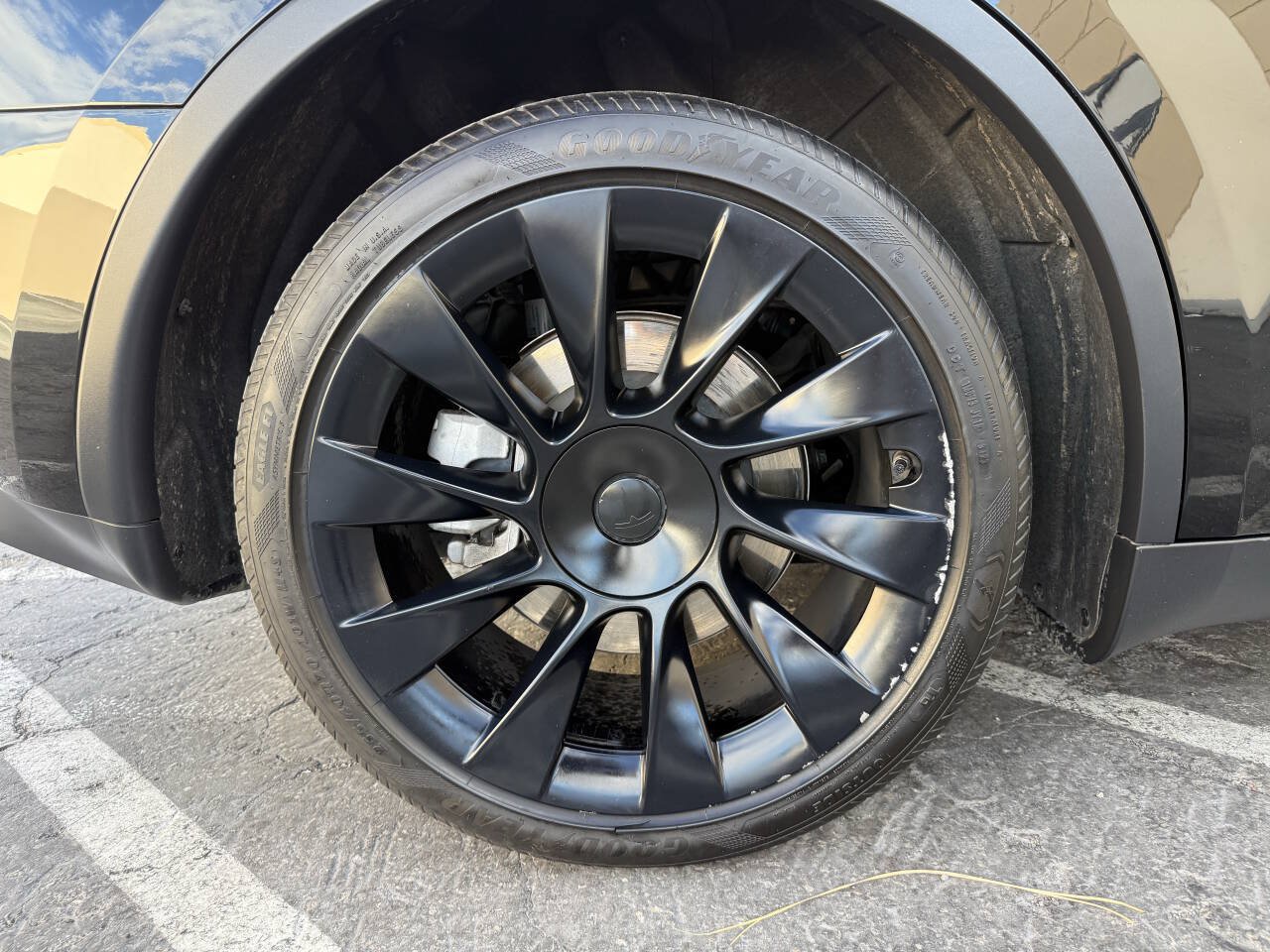 Used 2023 Tesla Model Y Long Range AWD/4WD image 30