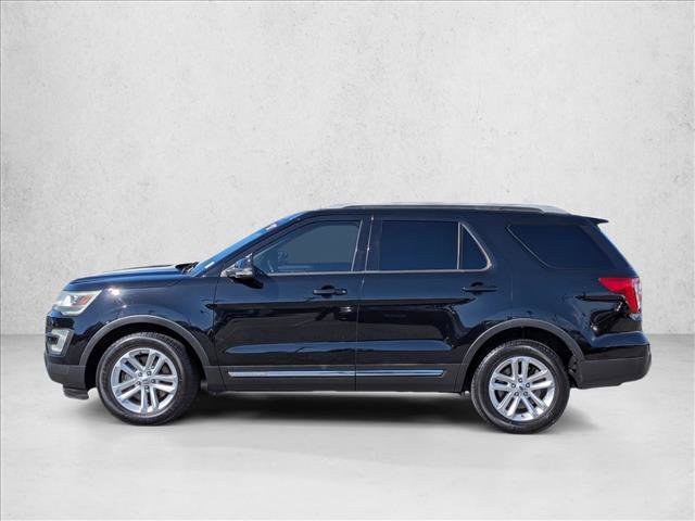 Used 2017 Ford Explorer XLT w/ Equipment Group 201A FWD image 9