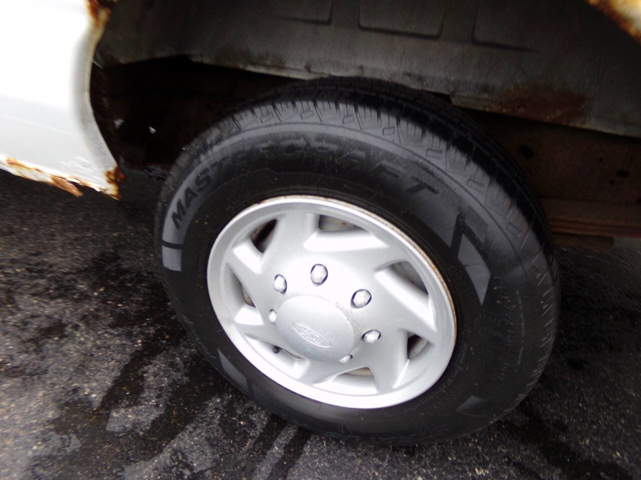 Used 2006 Ford E-250 and Econoline 250 RWD image 8