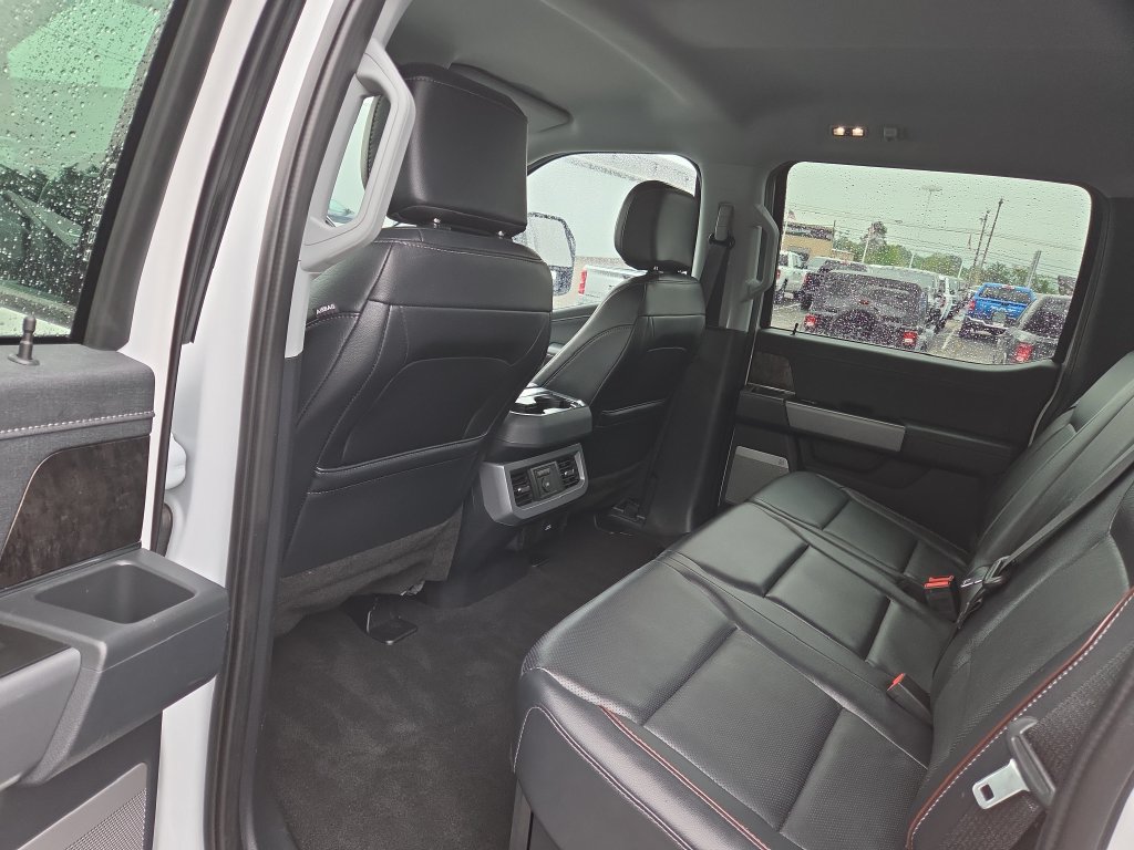 Used 2024 Ford F250 Lariat w/ Sport Appearance Package AWD/4WD image 31