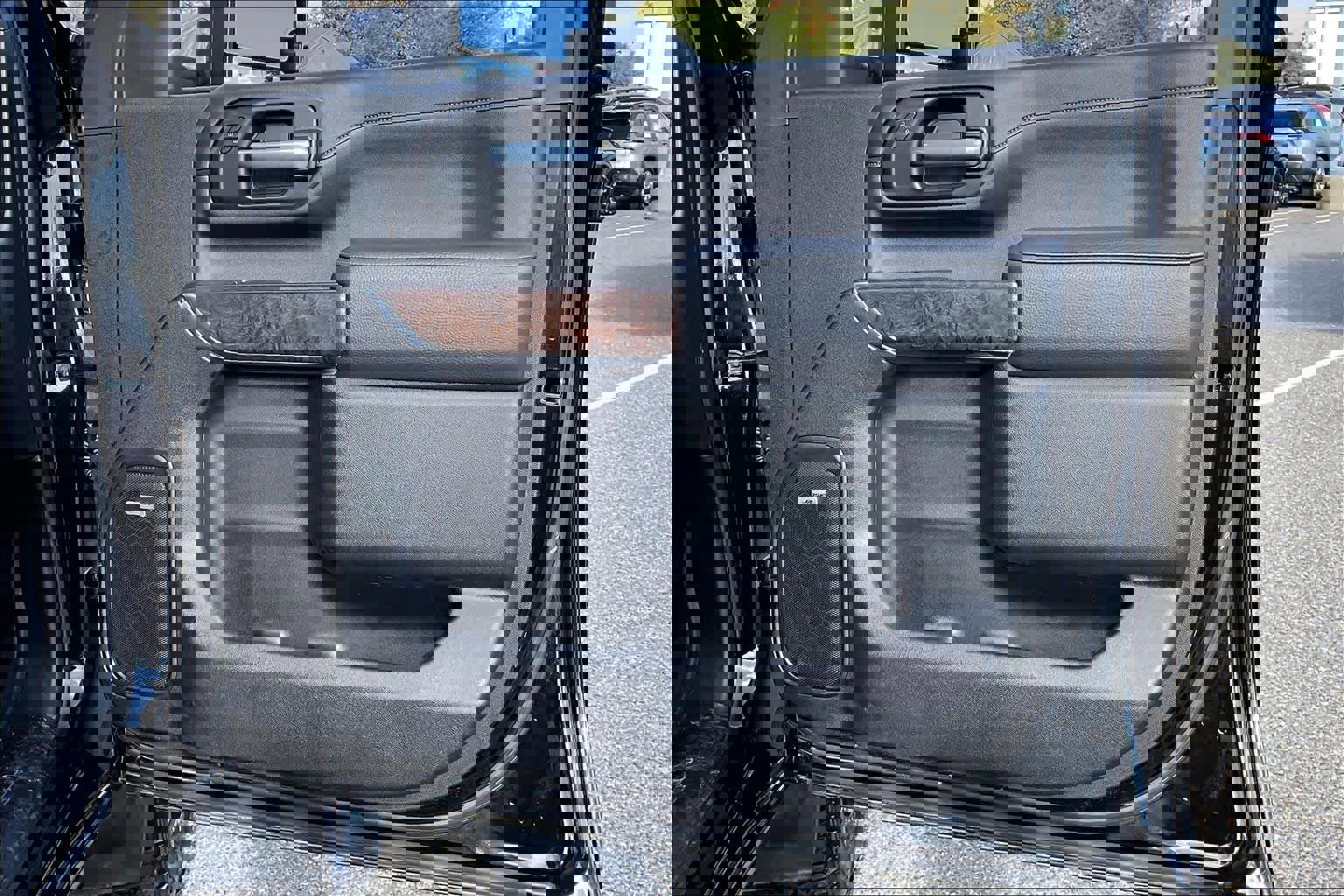 Used 2021 GMC Sierra 2500 Denali w/ Denali Ultimate Package image 22