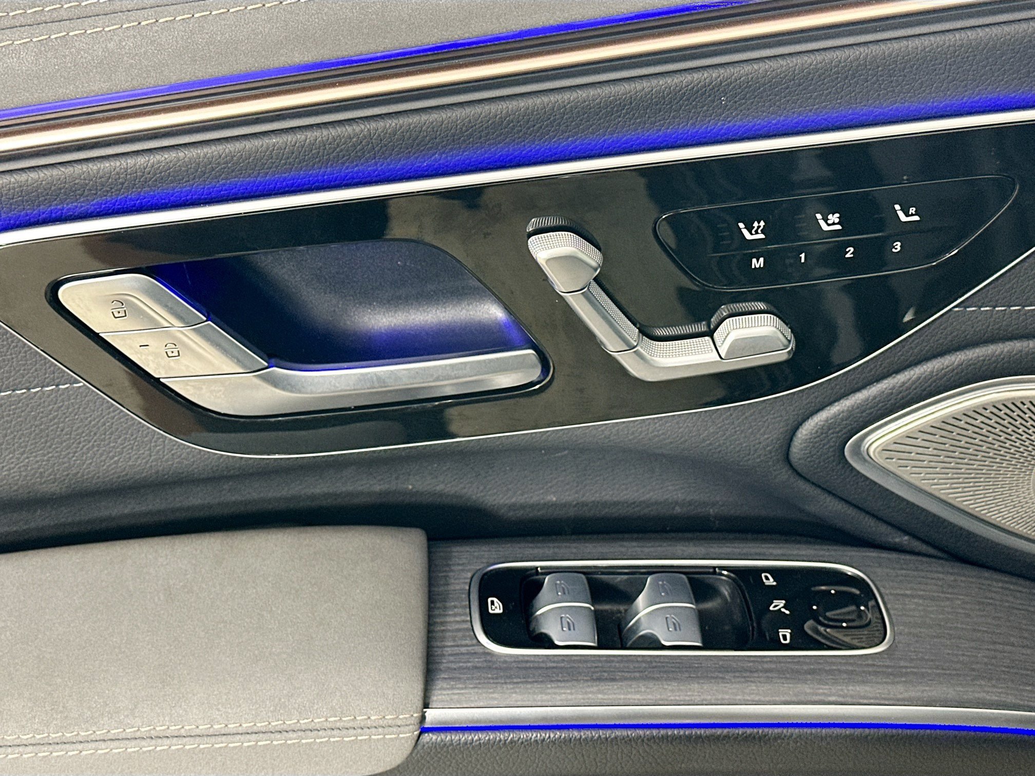Certified 2023 Mercedes-Benz EQS 580 4MATIC Sedan w/ Exclusive Trim Package image 22