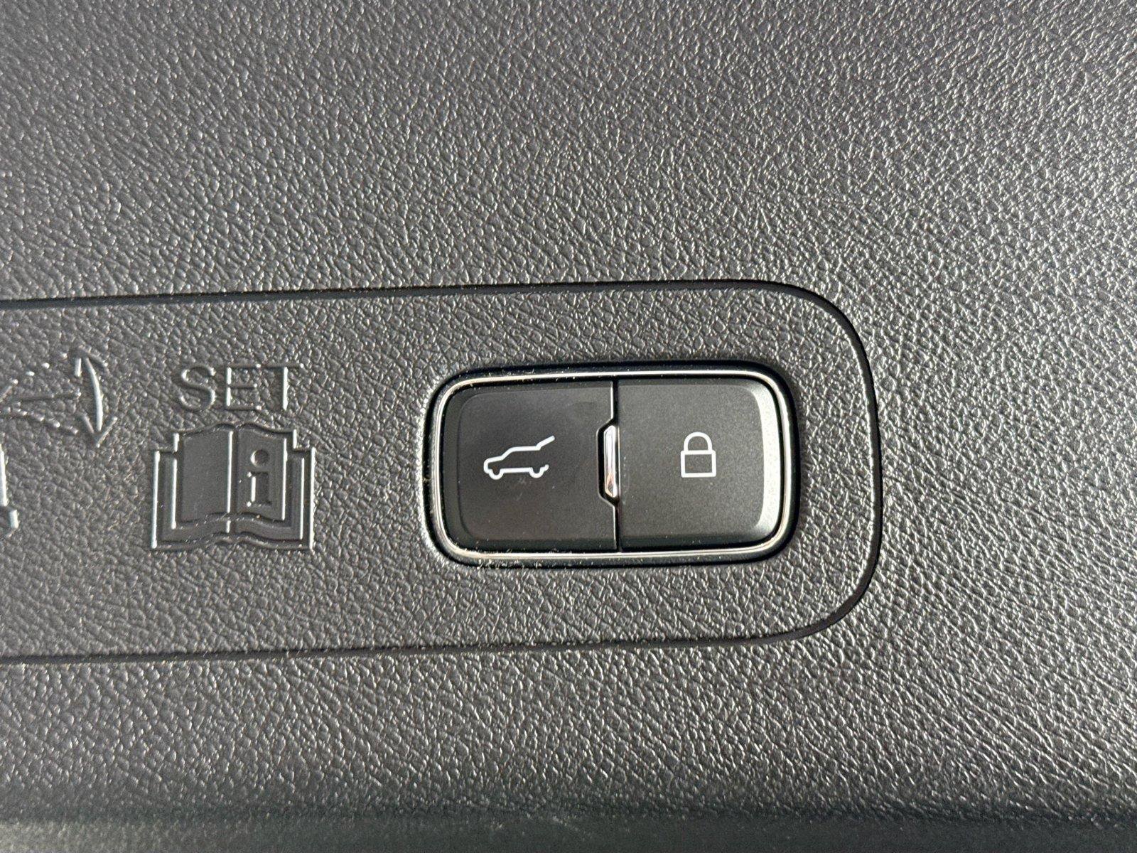 Used 2021 Lincoln Aviator Reserve w/ Equipment Group 201A RWD image 38