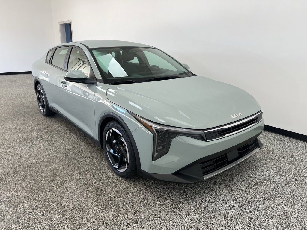 Used 2025 Kia K4 EX image 17
