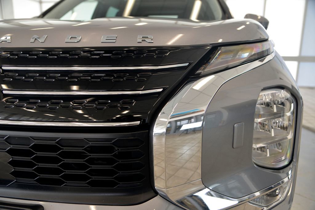 Used 2023 Mitsubishi Outlander SE image 11