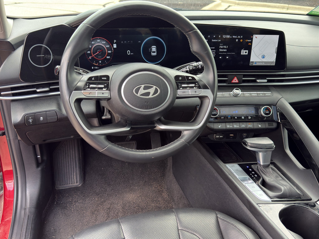 Used 2025 Hyundai Elantra Limited FWD image 13