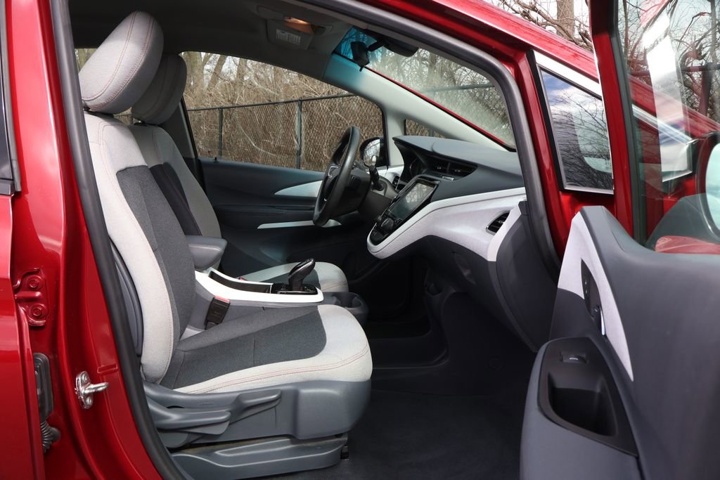 Used 2021 Chevrolet Bolt LT image 36