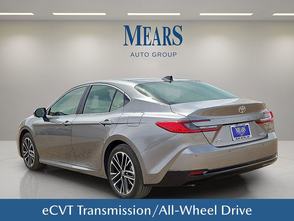 Used 2025 Toyota Camry XLE w/ Premium Plus Package image 4