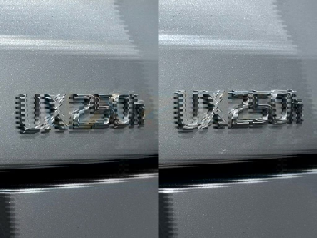 Used 2023 Lexus UX 250h FWD w/ Premium Package image 9