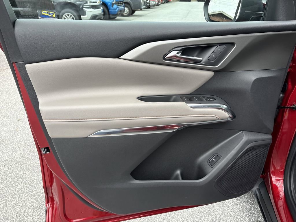 New 2025 Chevrolet Traverse LT image 24