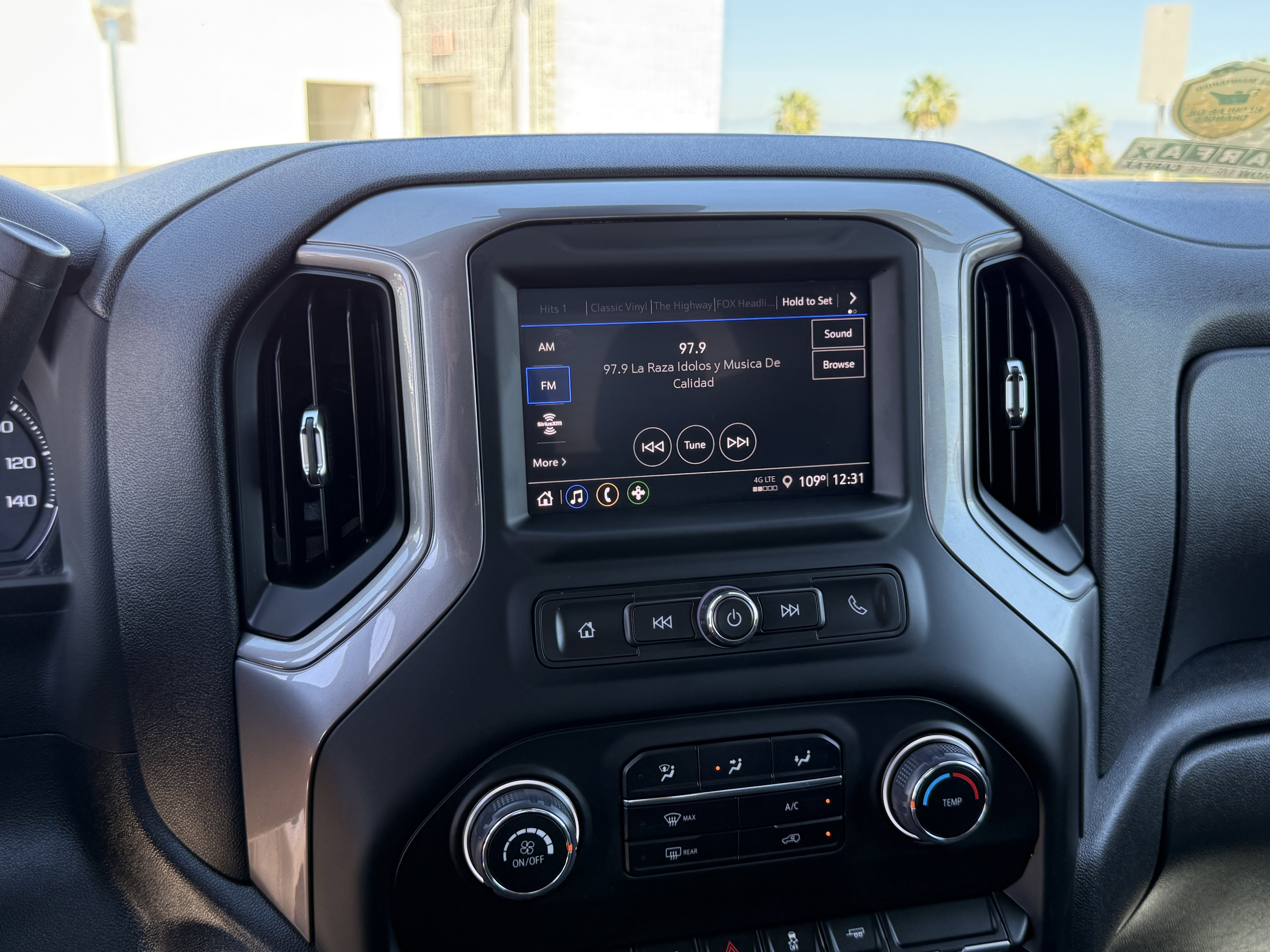 Used 2024 Chevrolet Silverado 1500 Custom image 24