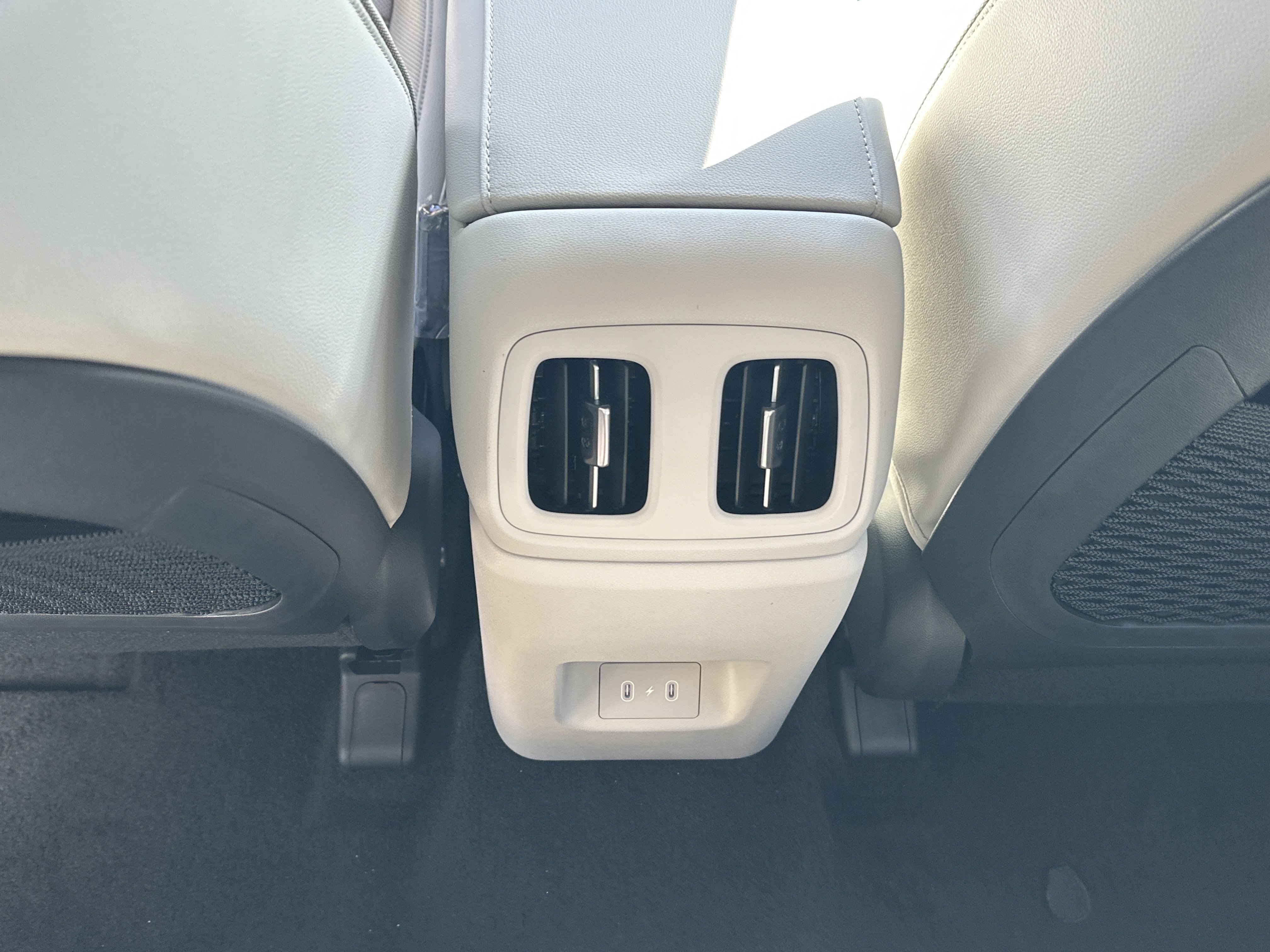 New 2026 Hyundai Tucson Limited FWD image 16