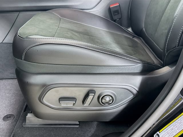 New 2025 Jeep Grand Cherokee L Laredo AWD/4WD image 21