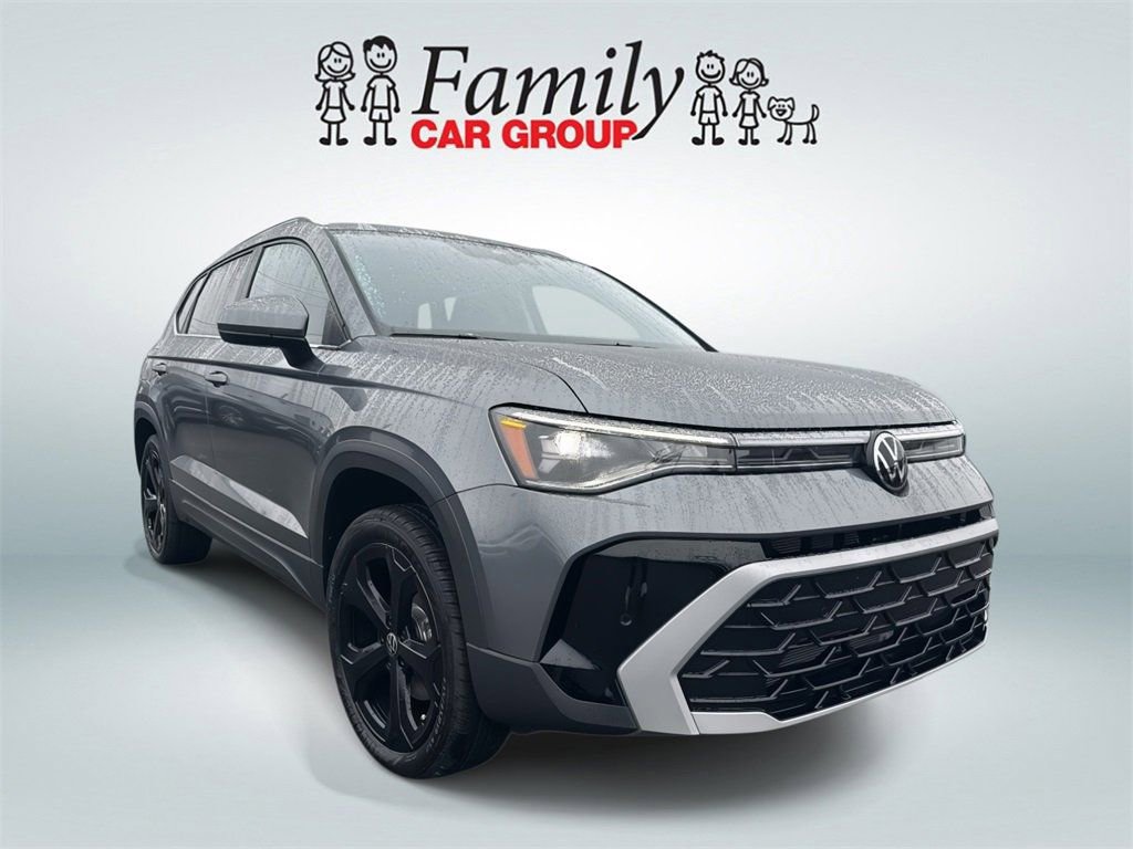 New 2026 Volkswagen Taos SEL image 2