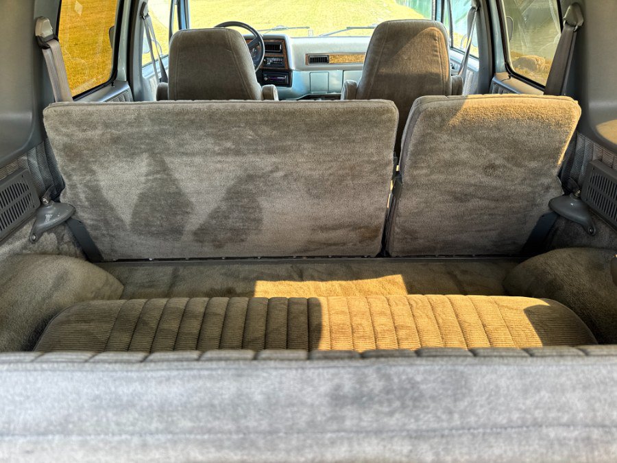 Used 1989 Chevrolet Suburban 4WD image 27
