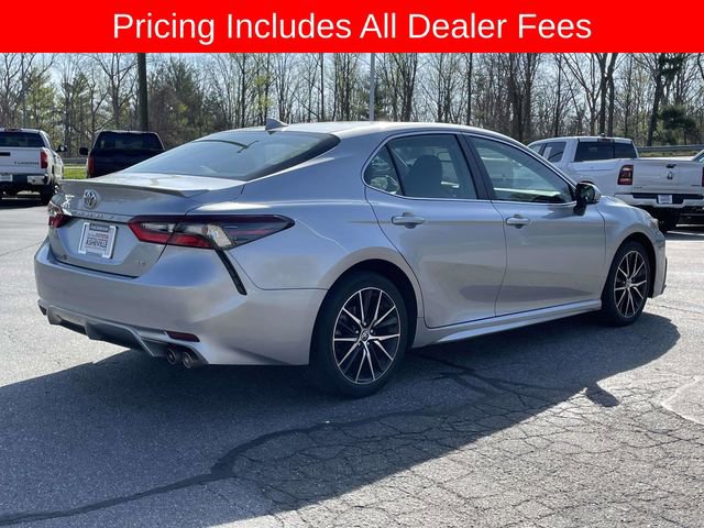 Used 2024 Toyota Camry SE w/ Convenience Package FWD image 5